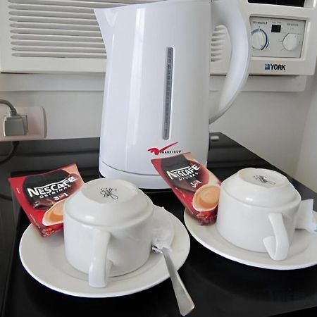 Avenue Suites Bacolod Esterno foto