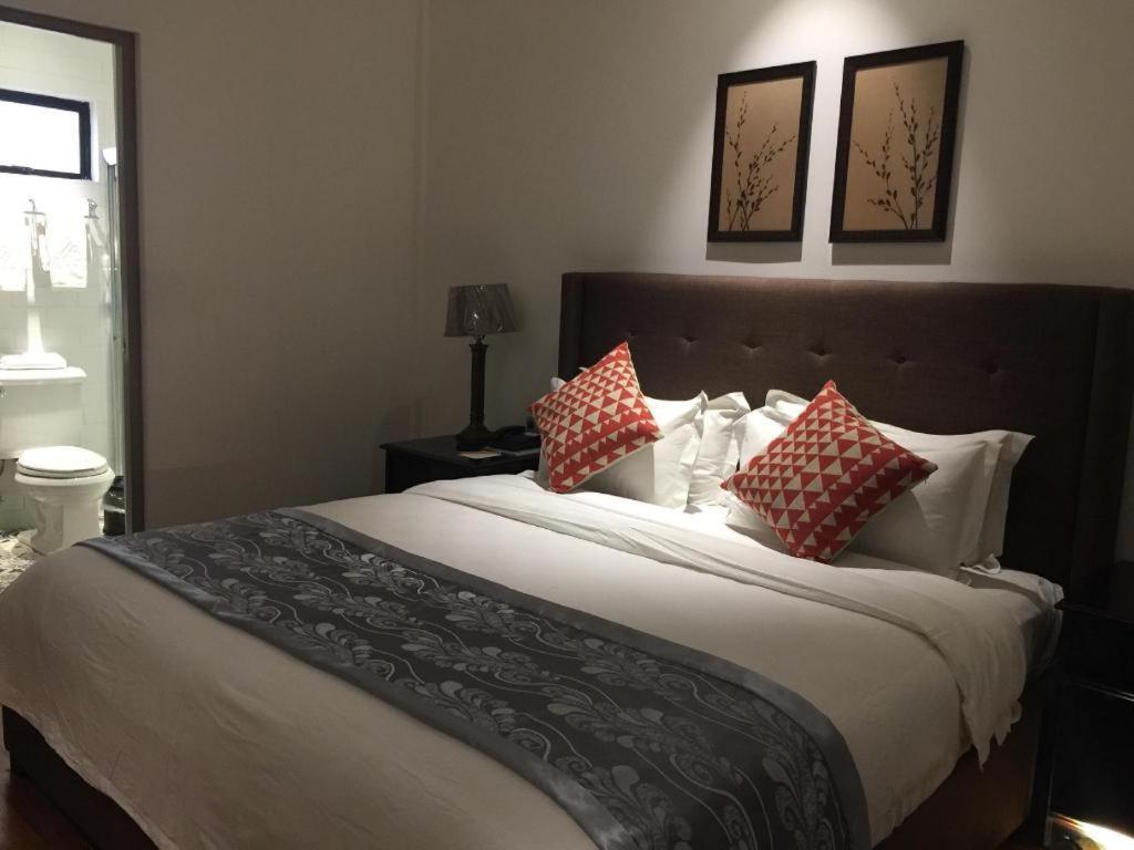 Avenue Suites Bacolod Esterno foto