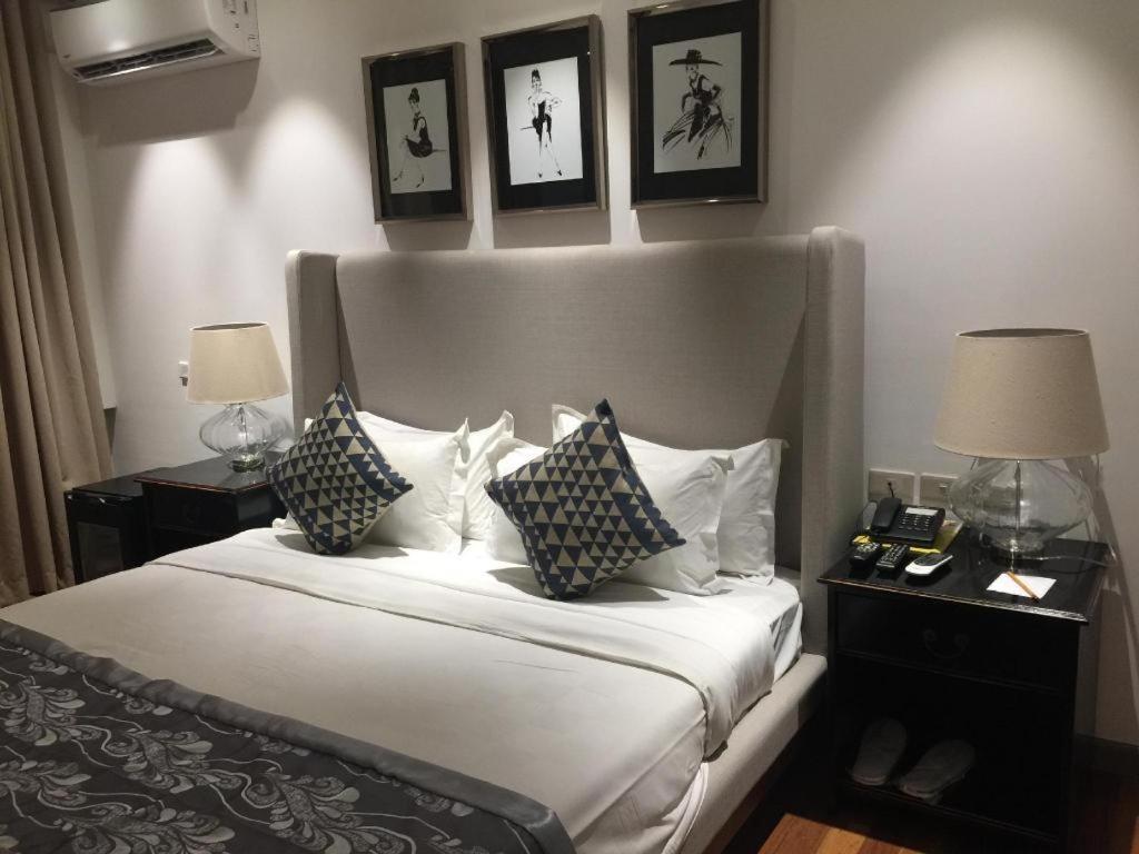 Avenue Suites Bacolod Esterno foto