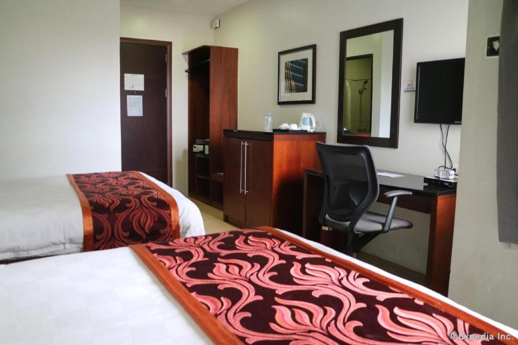 Avenue Suites Bacolod Esterno foto