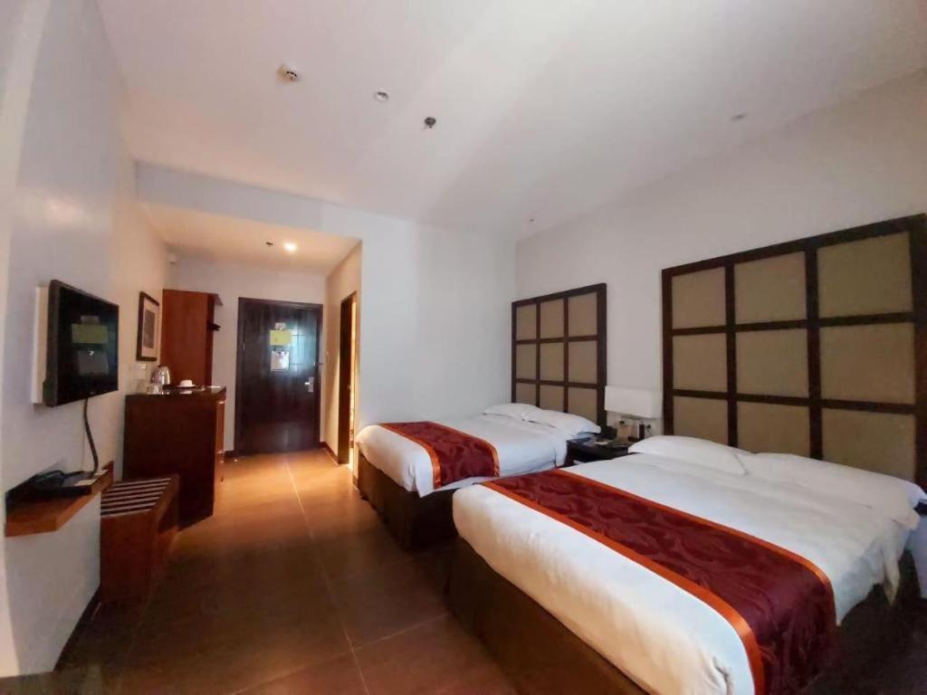 Avenue Suites Bacolod Esterno foto