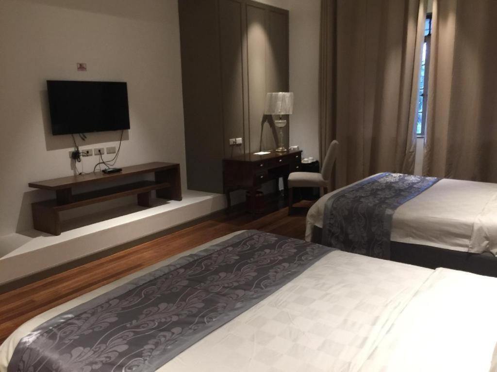 Avenue Suites Bacolod Esterno foto