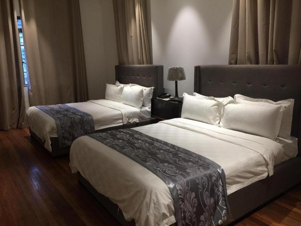 Avenue Suites Bacolod Esterno foto