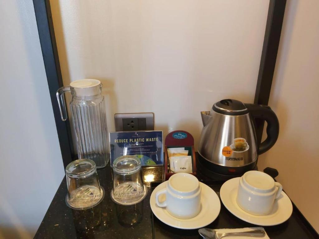 Avenue Suites Bacolod Esterno foto